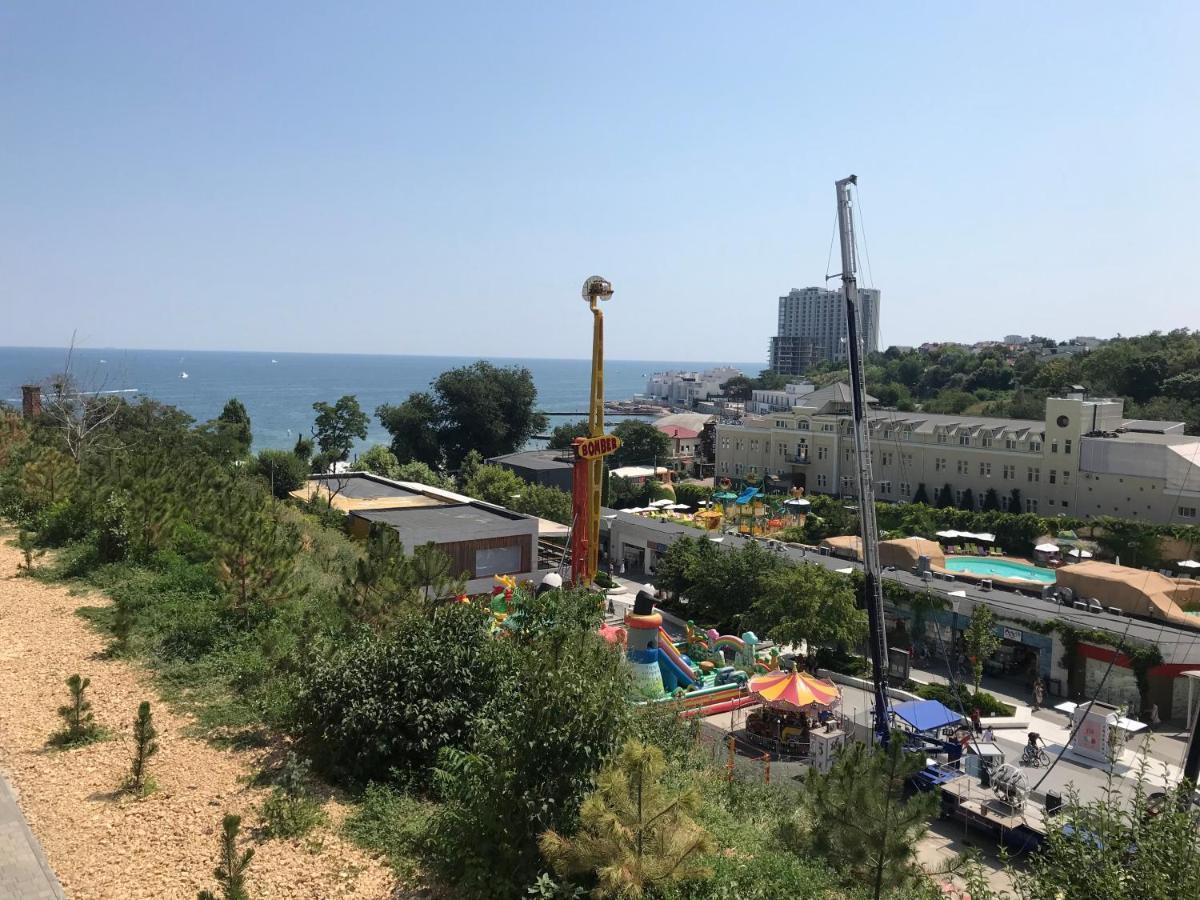 аркадийский дворец. санрайз Apartment Odessa